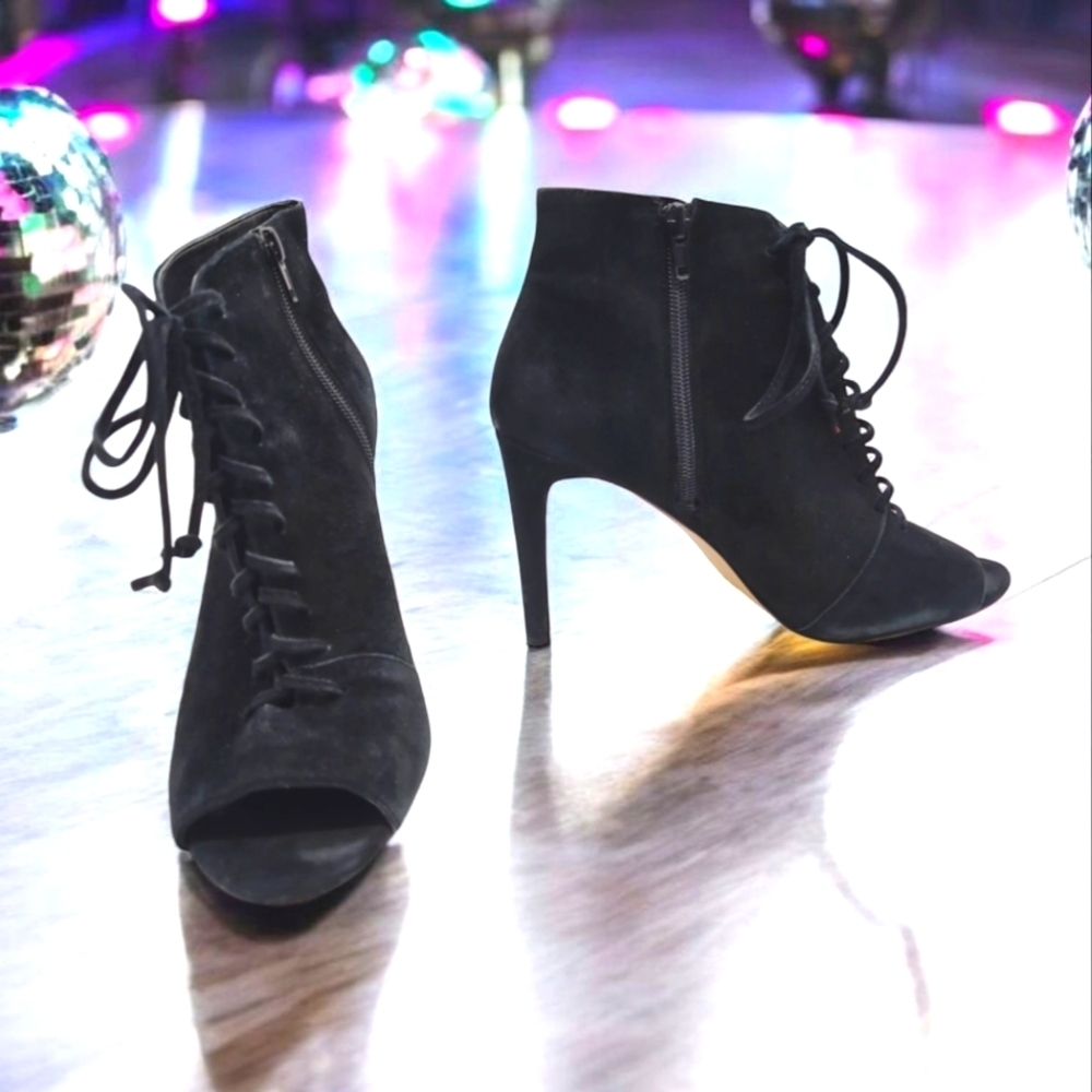 Lord & Taylor Sz 8 Elegant Black Lace-Up Ankle Boots Fanders 424 Fifth